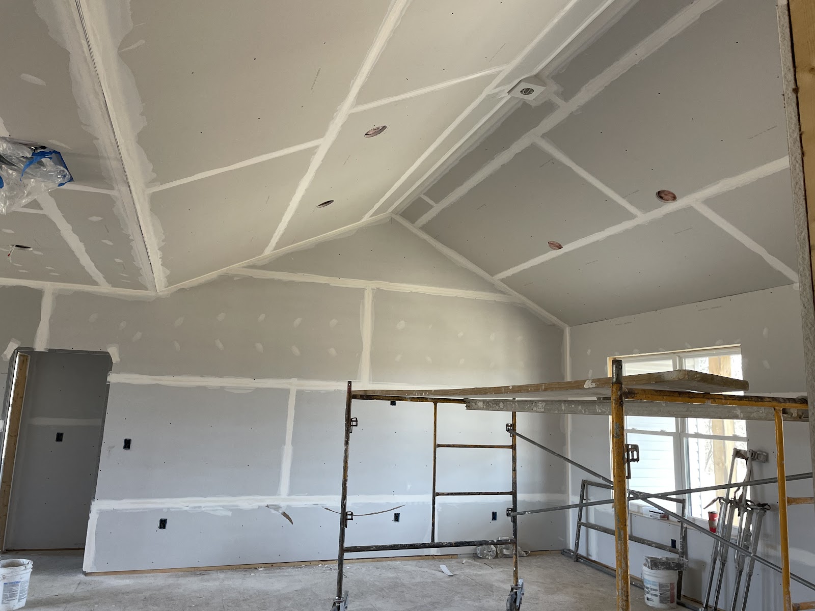Vaulted great-room ceiling drywalled and finished by Imperial Drywall in Columbus